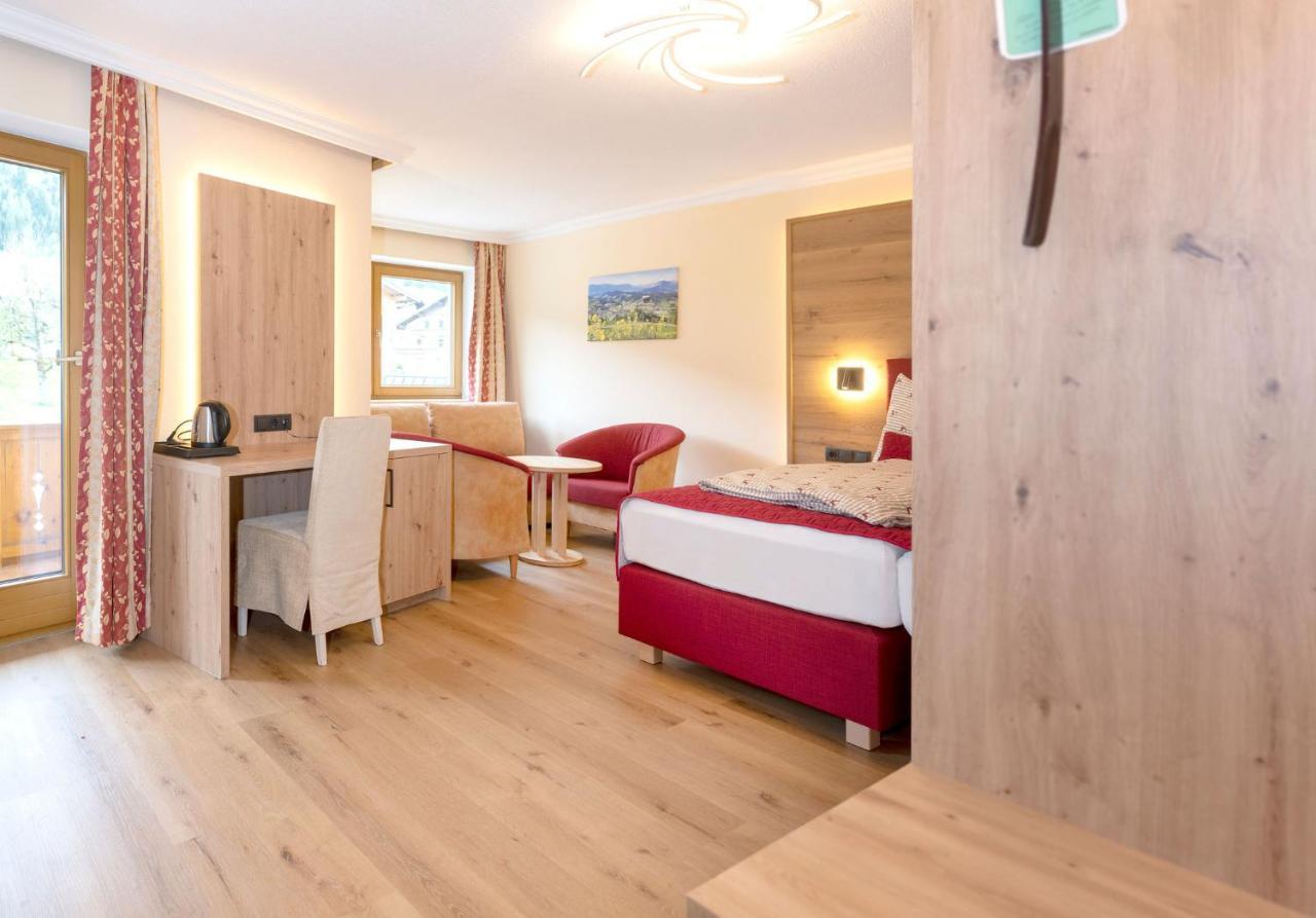 Hotel Schneeberger Niederau Exteriör bild