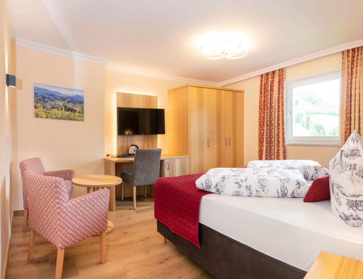Hotel Schneeberger Niederau Exteriör bild