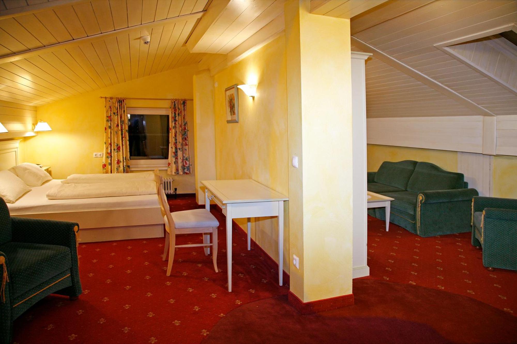 Hotel Schneeberger Niederau Exteriör bild